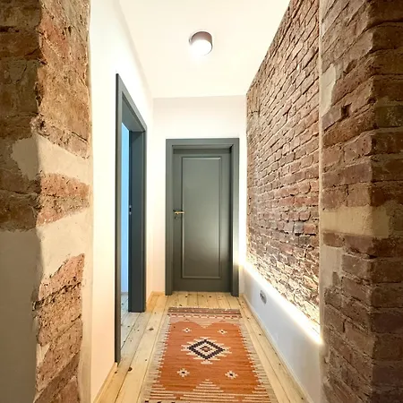 Boutique Old Town - Main Square Hostel *